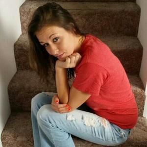 Meet your Posher, Crystal